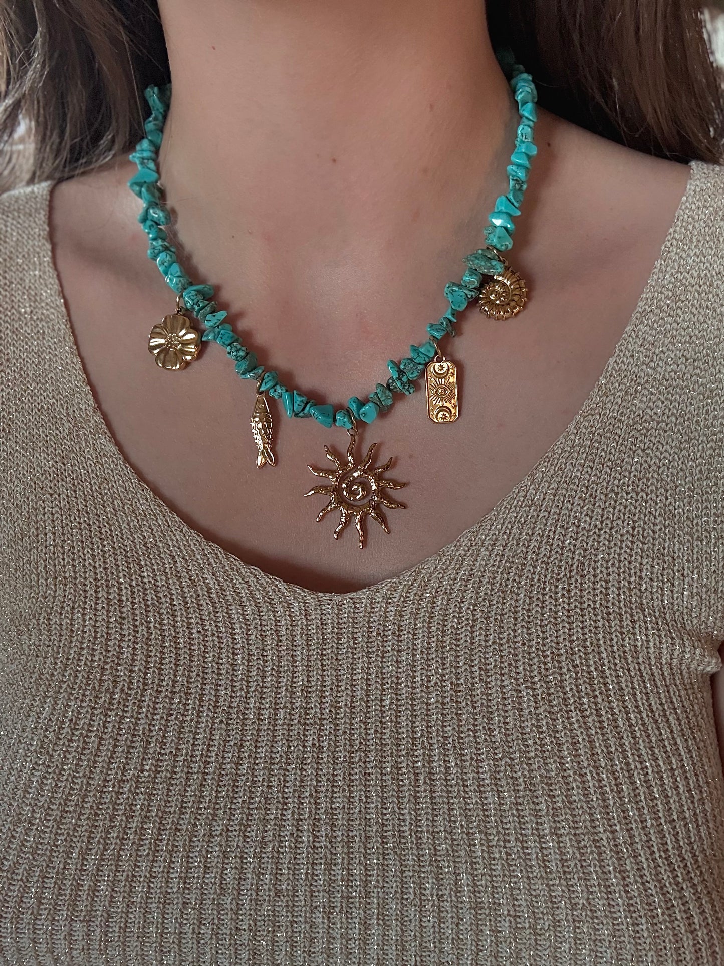 Collier charms perles bleues