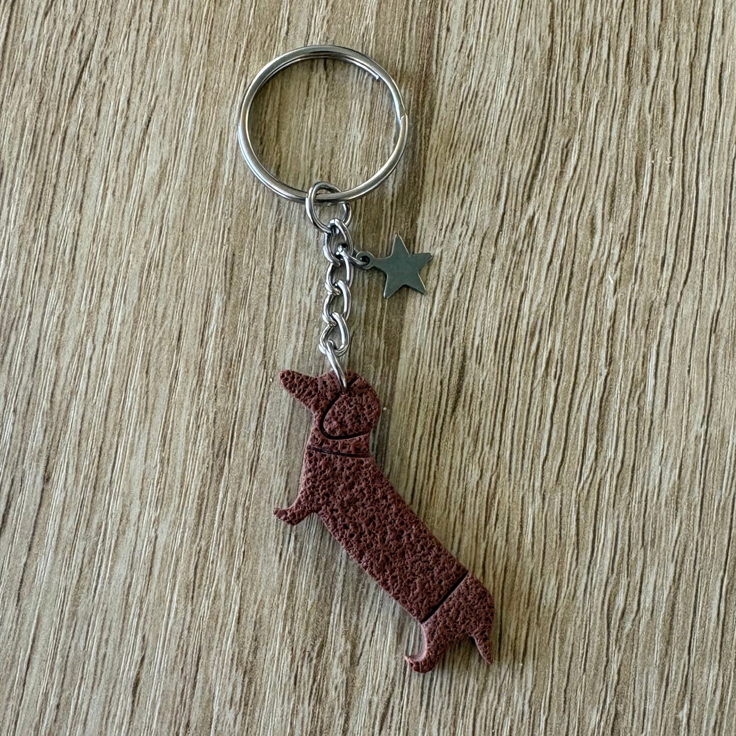 Porte clés teckel texturé