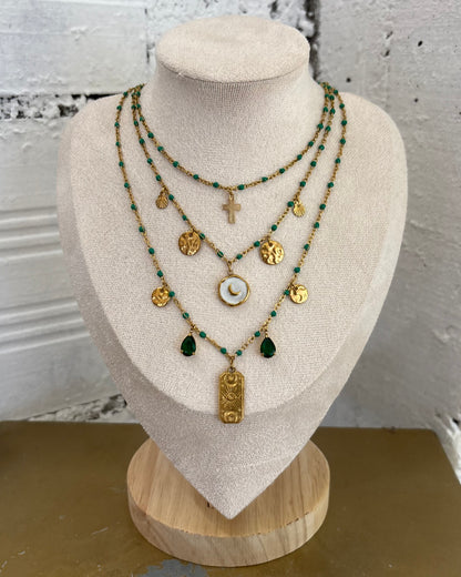 Collier vert médaillon