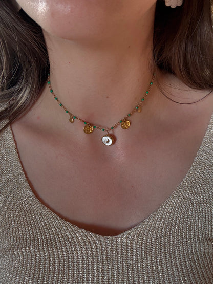 Collier vert médaillon