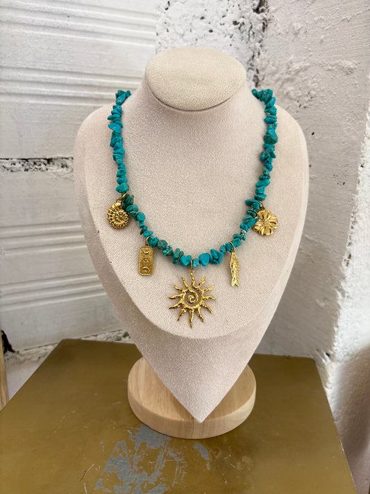 Collier charms perles bleues