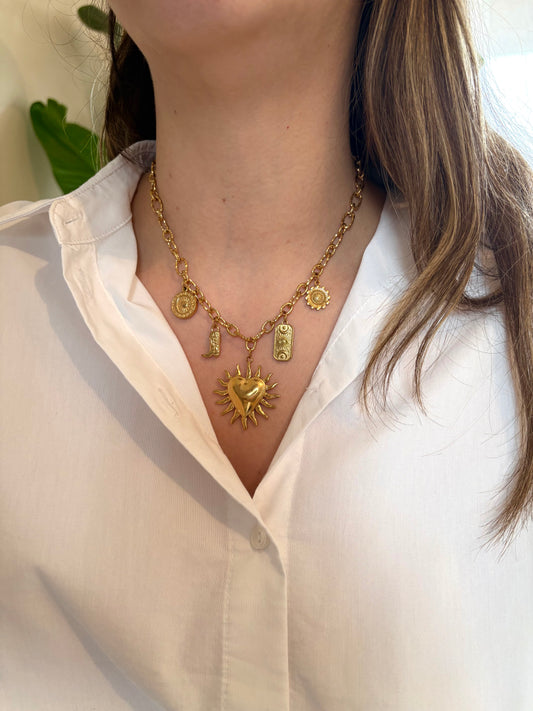 Collier breloques cœur flamme