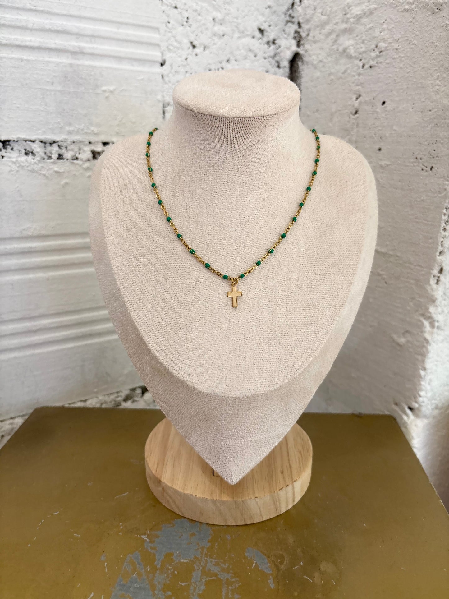 Collier fin mini croix
