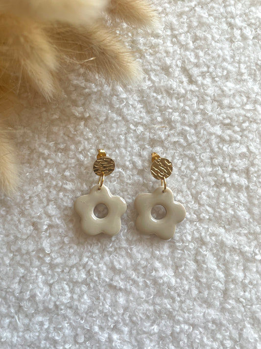 Boucles fleurs beiges