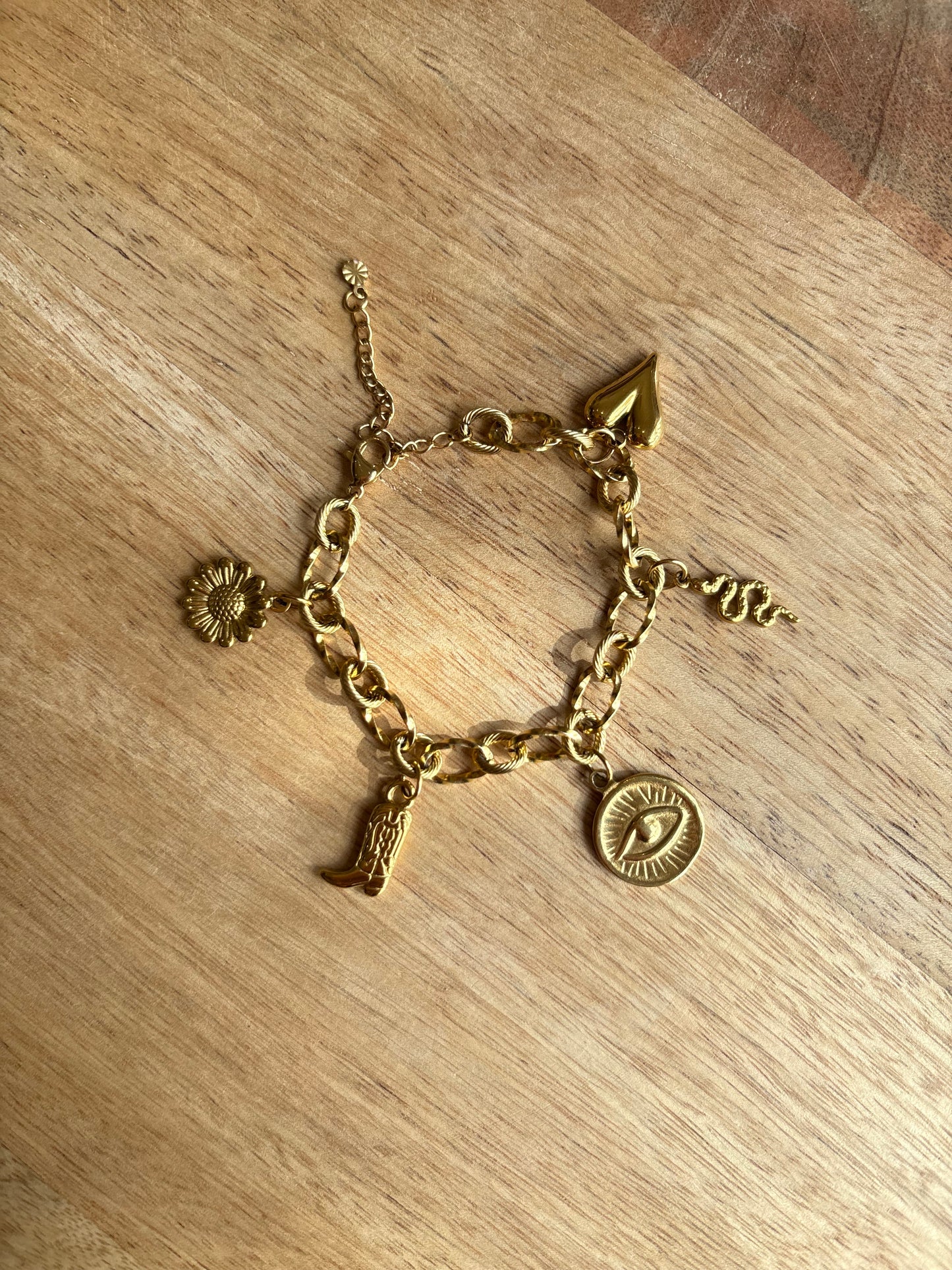 Bracelet médaillon œil